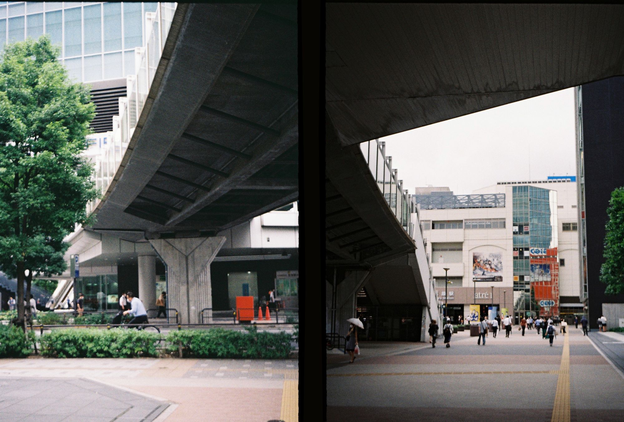 Akihabara streets [Olympus pen ee3, Kodak Gold]