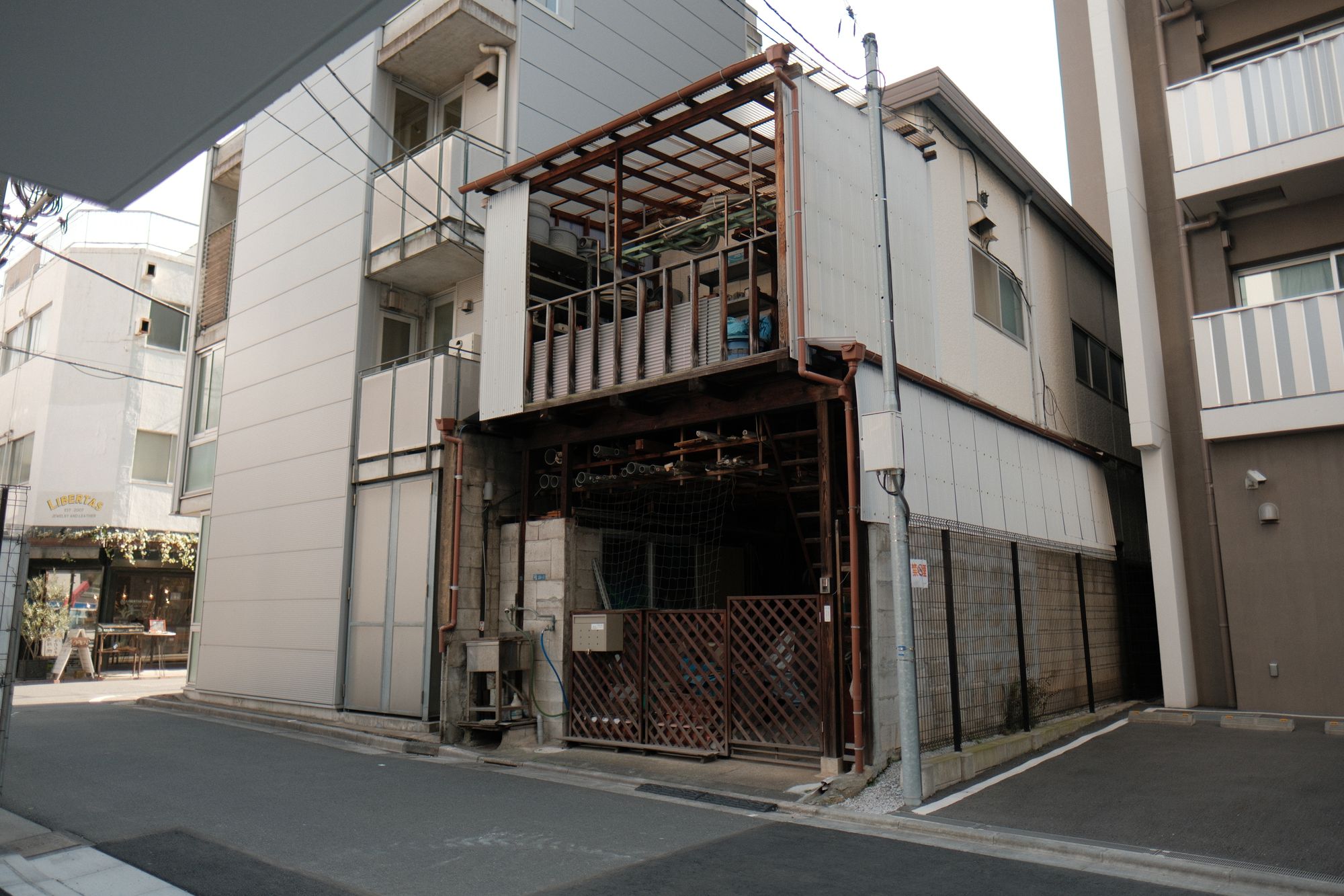 Old and squeezed Tokyo houses