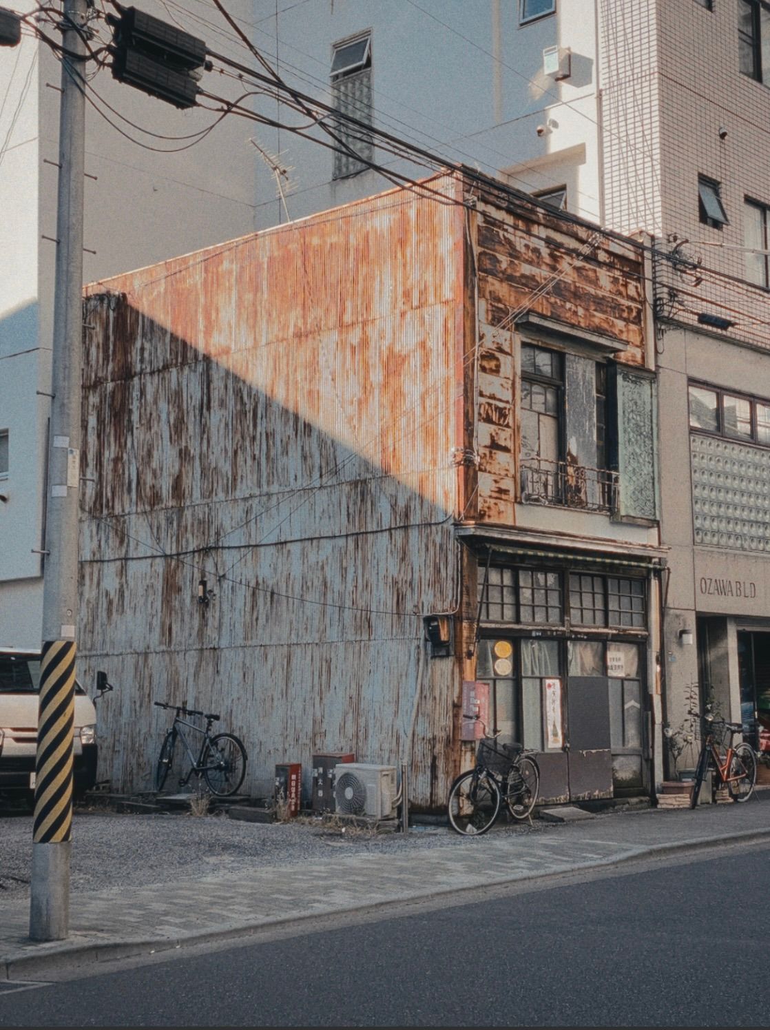 Old and squeezed Tokyo houses